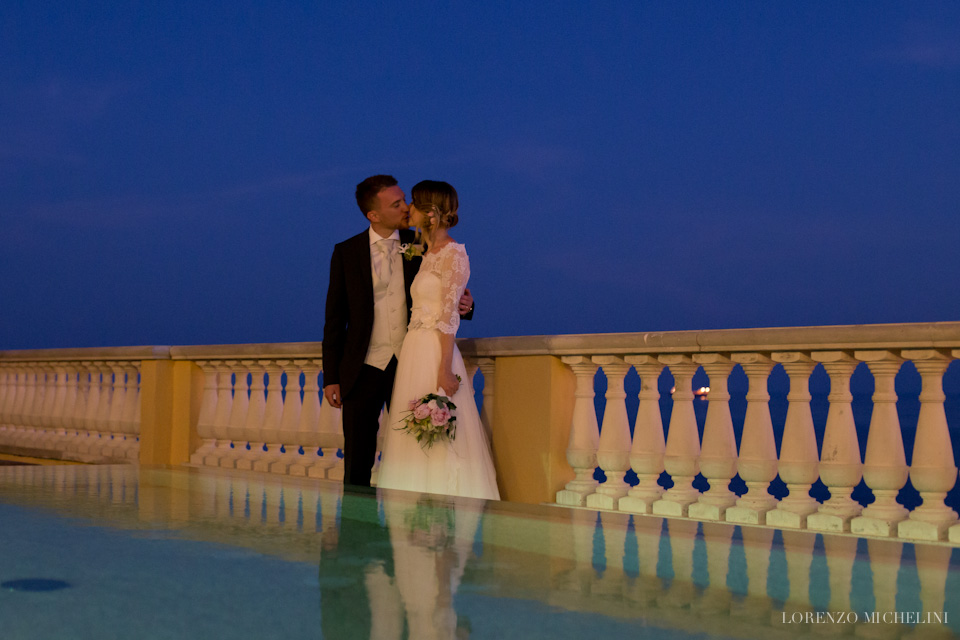 Fotografo-matrimonio-Livorno-Quercianella-Scattidamore-scatti-d-amore-wedding-photographer-Terrazza-Mascagni-Livorno-Villa-Margherita-Quercianella-sposi-mare-scogli-Livorno